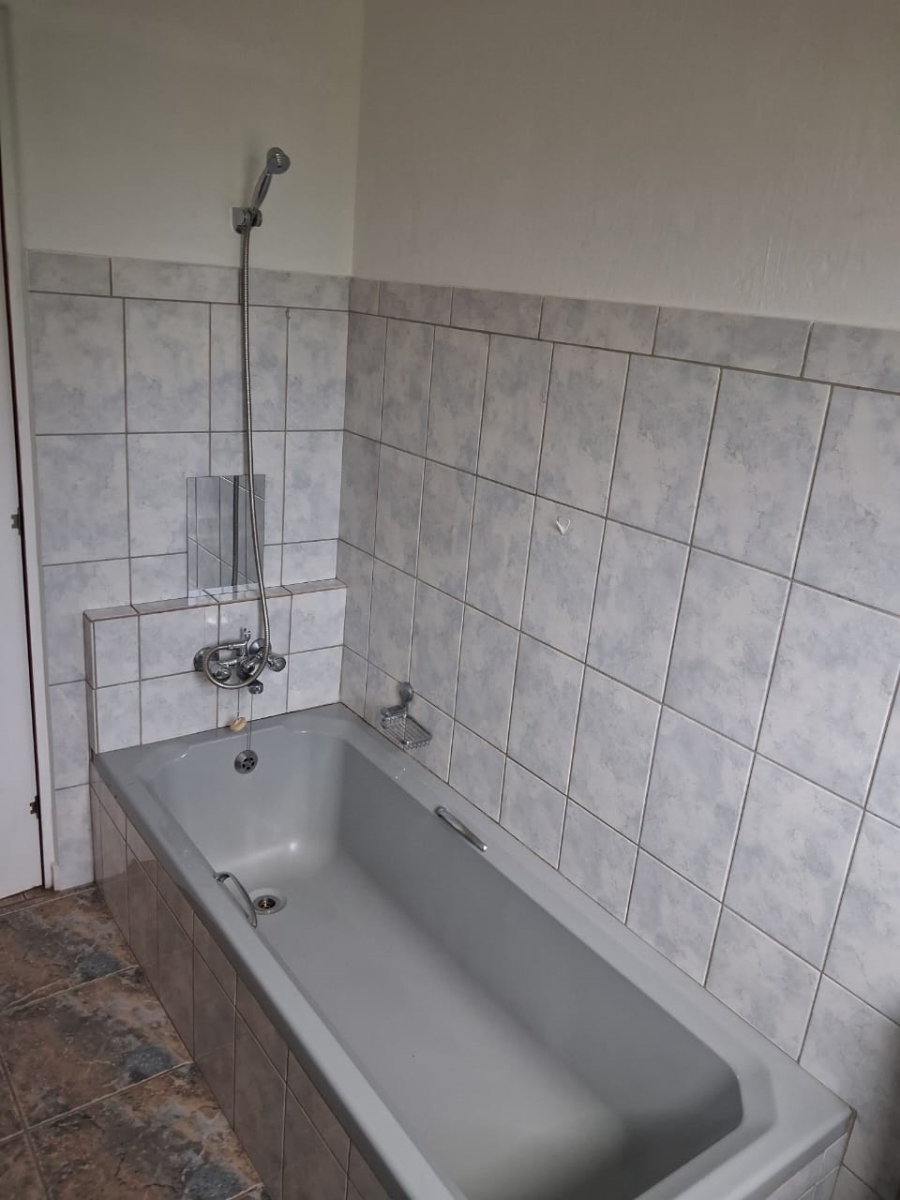 To Let 1 Bedroom Property for Rent in De Rust AH North West